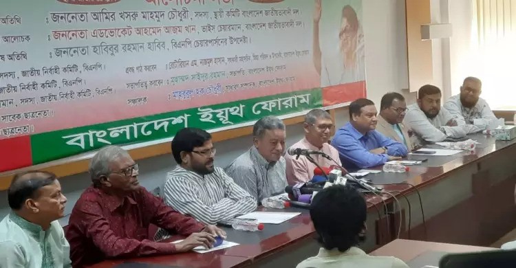 সরকার কিছুটা আয়ু বাড়াতে পারে, তবে যেতে হবে