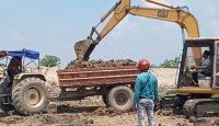 শার্শায় ফসলি জমির মাটি বিক্রির সিন্ডিকেট...