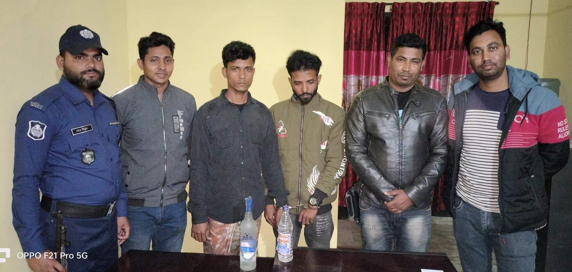 যশোরের শার্শায় বিদেশি মদসহ দুই মাদক কারবারি আটক